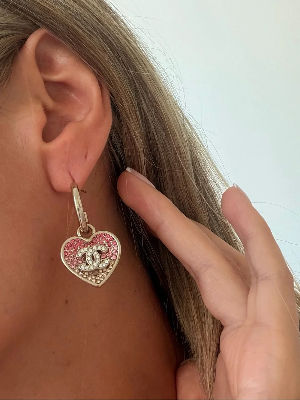 💗CHANEL Heart Hoop Earrings with Pink Crystal CC Motif🤍